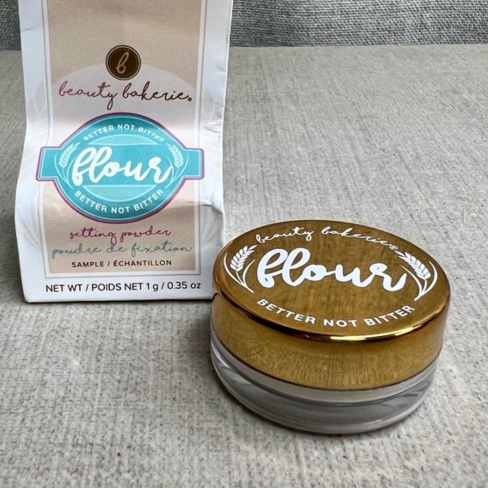 ❤️3 for $25❤️ Beauty Bakerie Face Flour Baking Powder mini in Oat (translucent)